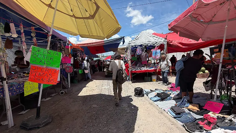 Tianguis La Curva crece más de un kilómetro e invade calles de San Ramón